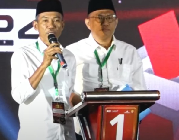 DEBAT PUBLIK PILKADA OKI 2024: Dja'far Shodiq Terlihat Gugup, Dominasi Abdiyanto Menonjol di Sesi Jawaban