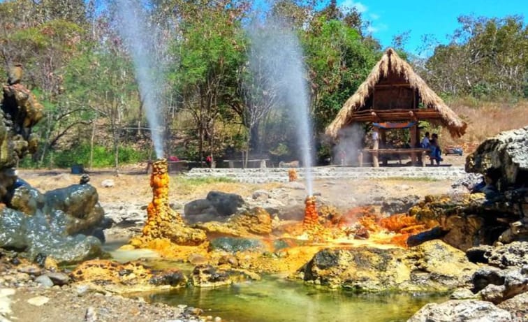  Nikmati Keajaiban Wisata Air Panas Tuti di Nusa Tenggara Timur yang Masih Alami