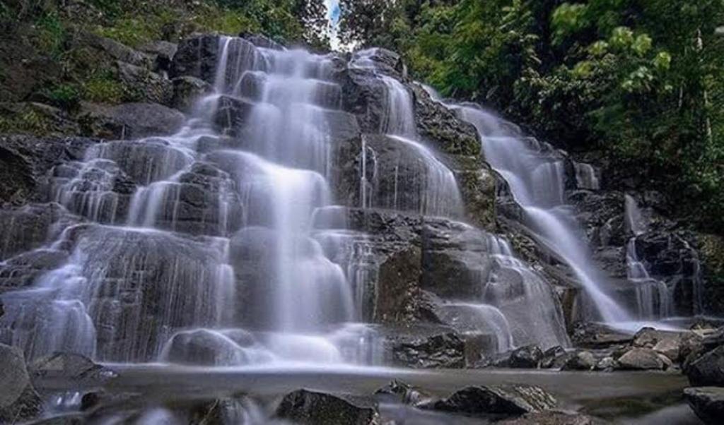 Kecantikan dan Keindahan Alam Sumatera Barat: Air Terjun Sarasah