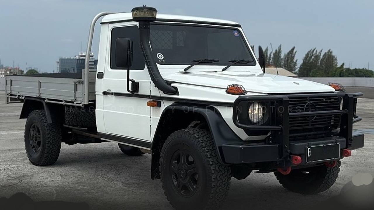 Desain Klasik, Performa Ganas! Mercedes-Benz G 300 CDI, Raja Off-Road Sejati.