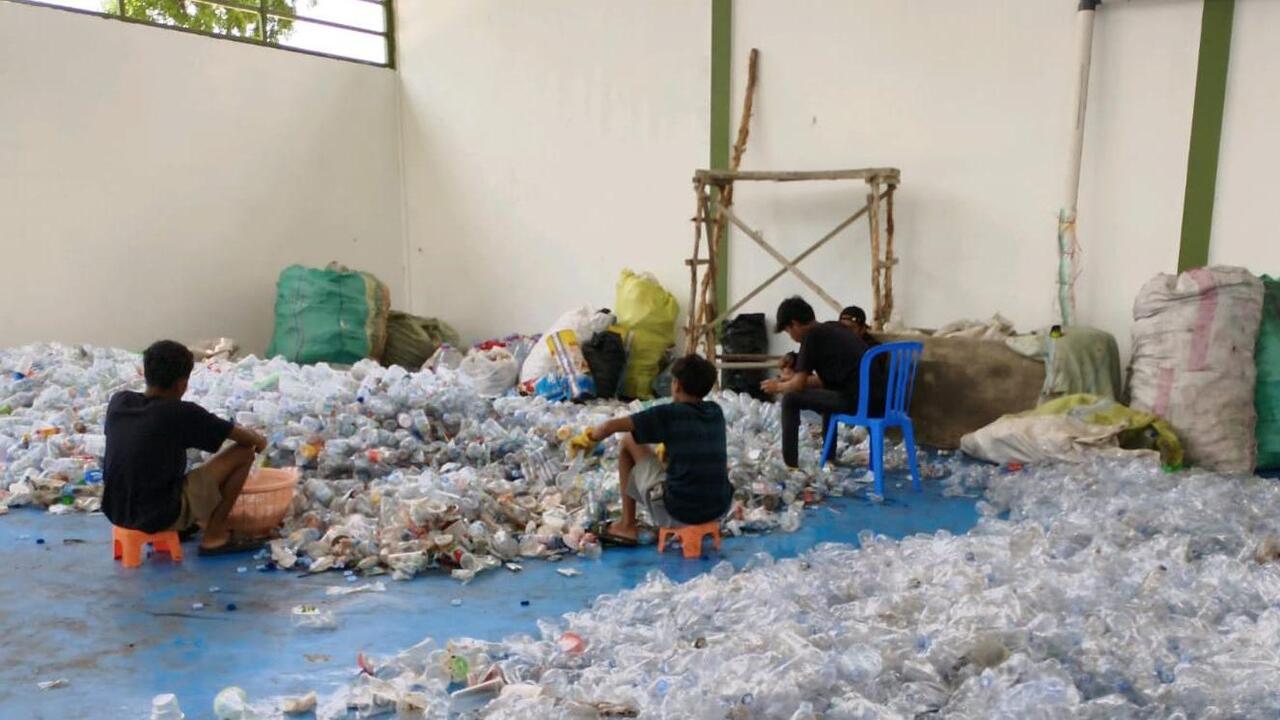 UNSRI Perkuat Program 3R, Pabrik Pengolahan Sampah Plastik Kini Beroperasi Penuh di Kampus Indralaya