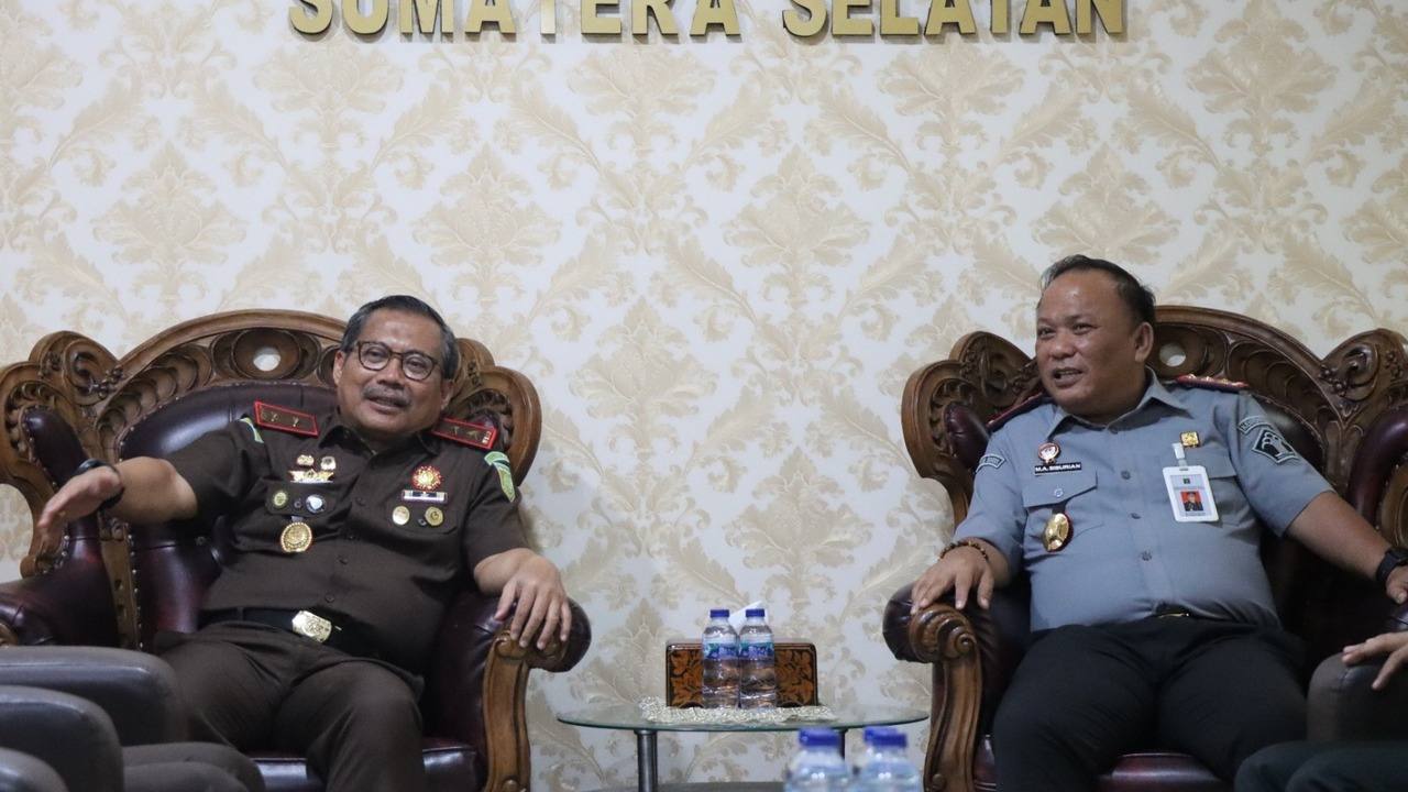 Perkuat Kolaborasi, Kakanwil Kemenkum Sumsel Audiensi dengan Kajati