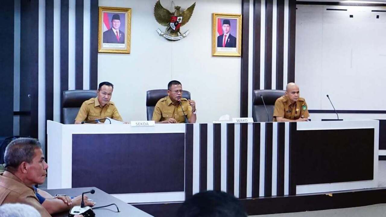 Pemkot Prabumulih Gelar Rapat Bulanan, Wali Kota H Arlan Tekankan Disiplin dan Pelayanan Maksimal 