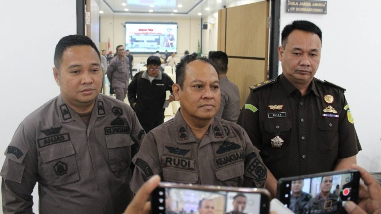 Kejari Muara Enim Tegas Tindak Kasus Korupsi //2 Penyidikan, 3 Penyelidikan