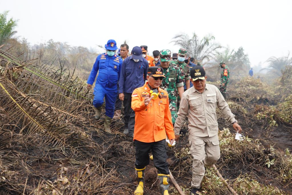 Pj Bupati Apriyadi Boyong OPD Muba Sisir Karhutbunlah di Lalan  Akui Kesulitan Air dan Masuk Lokasi Pemadaman 