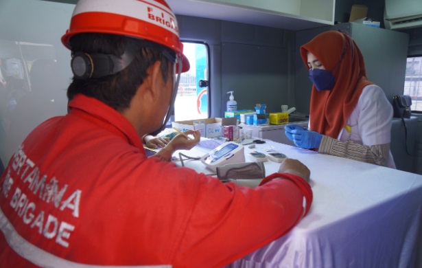 Tingkatkan Keselamatan Kerja, Kolaborasi Pertamina dan PT Jasa Raharja Cek Kesehatan AMT