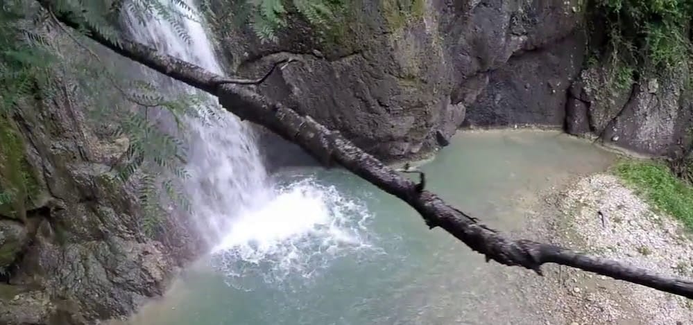 Blitar, Surga Wisata Tersembunyi: Air Terjun Grenjeng