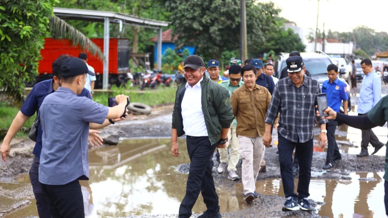 Gubernur Herman Deru Pastikan Perbaikan Jalan Musi Banyuasin–Muara Beliti Dimulai 2026.