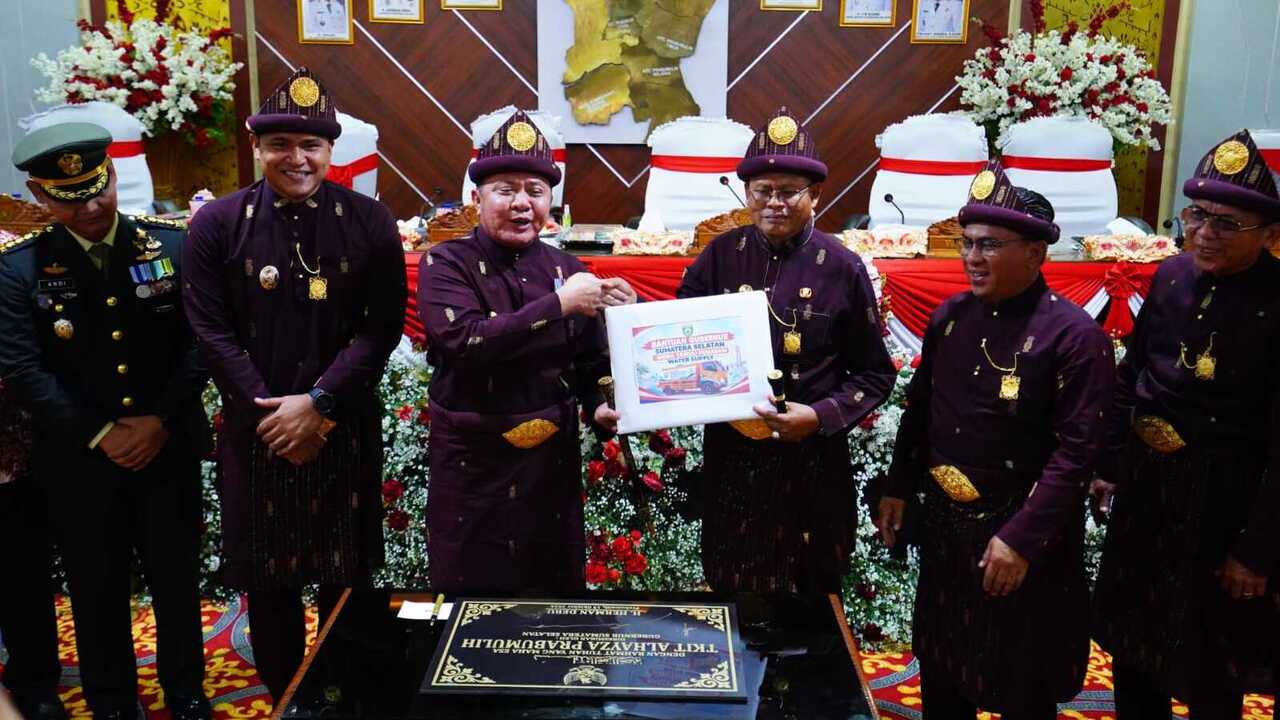 HUT ke-25 Prabumulih, Herman Deru Hadiahi Mobil Damkar