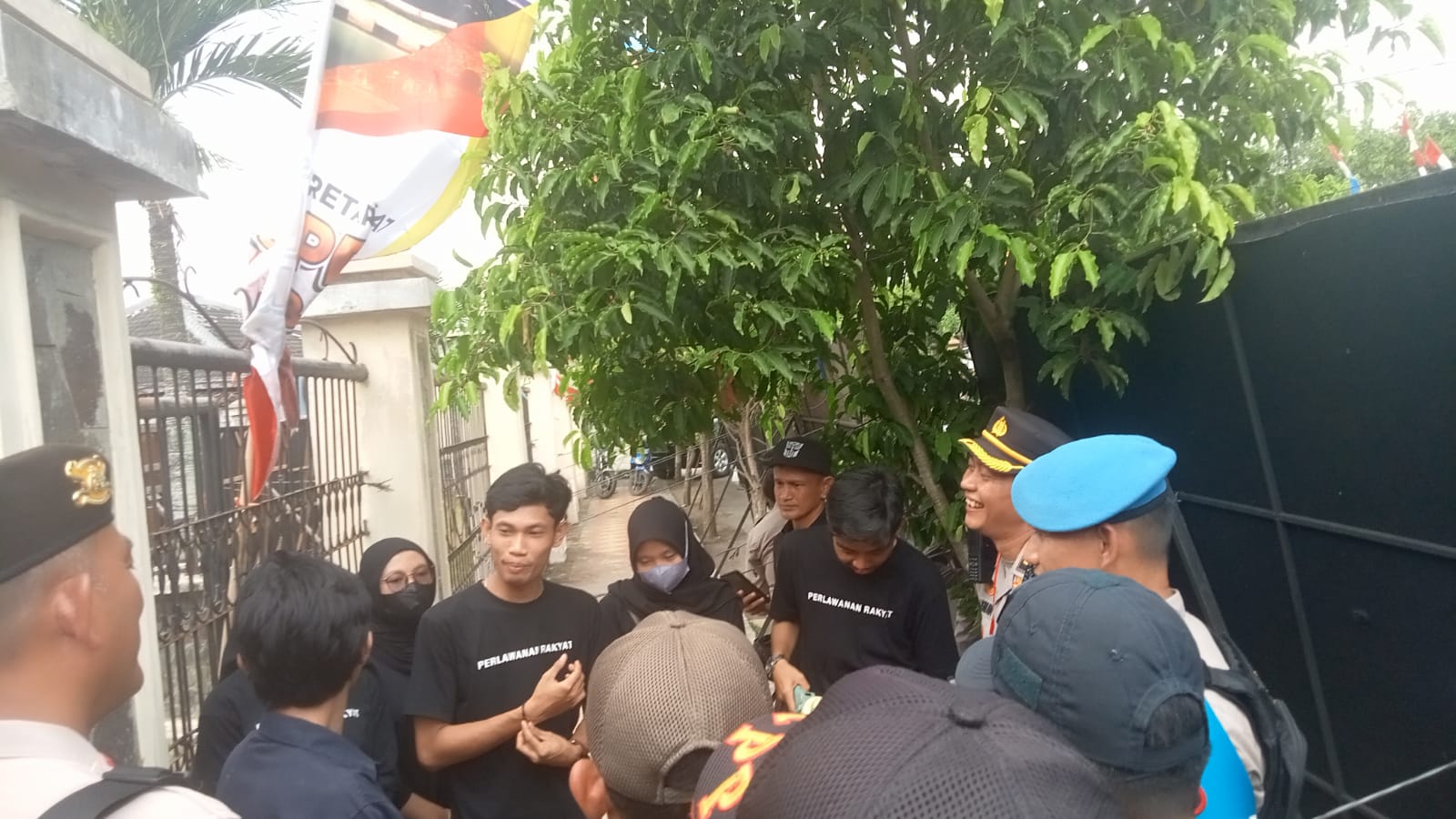 Peringatan HUT OKU Diwarnai Aksi Demo