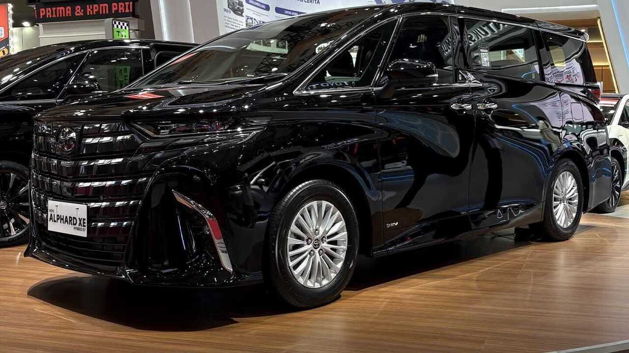 Toyota Alphard XE Resmi Hadir, Lebih Murah Rp 400 Juta tapi Tetap Mewah