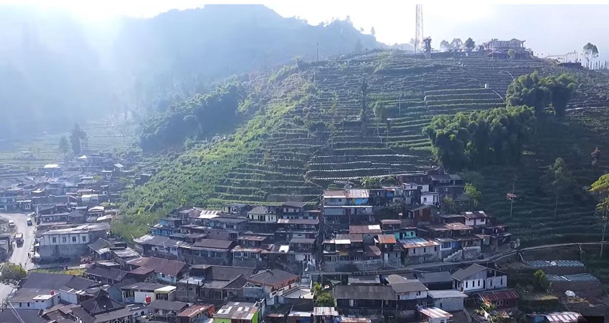 Pesona Alam Wonosobo Menawan Dunia, Menikmati Sunrise dari Gardu Pandang Tieng, Tidak Perlu Mendaki Gunung !