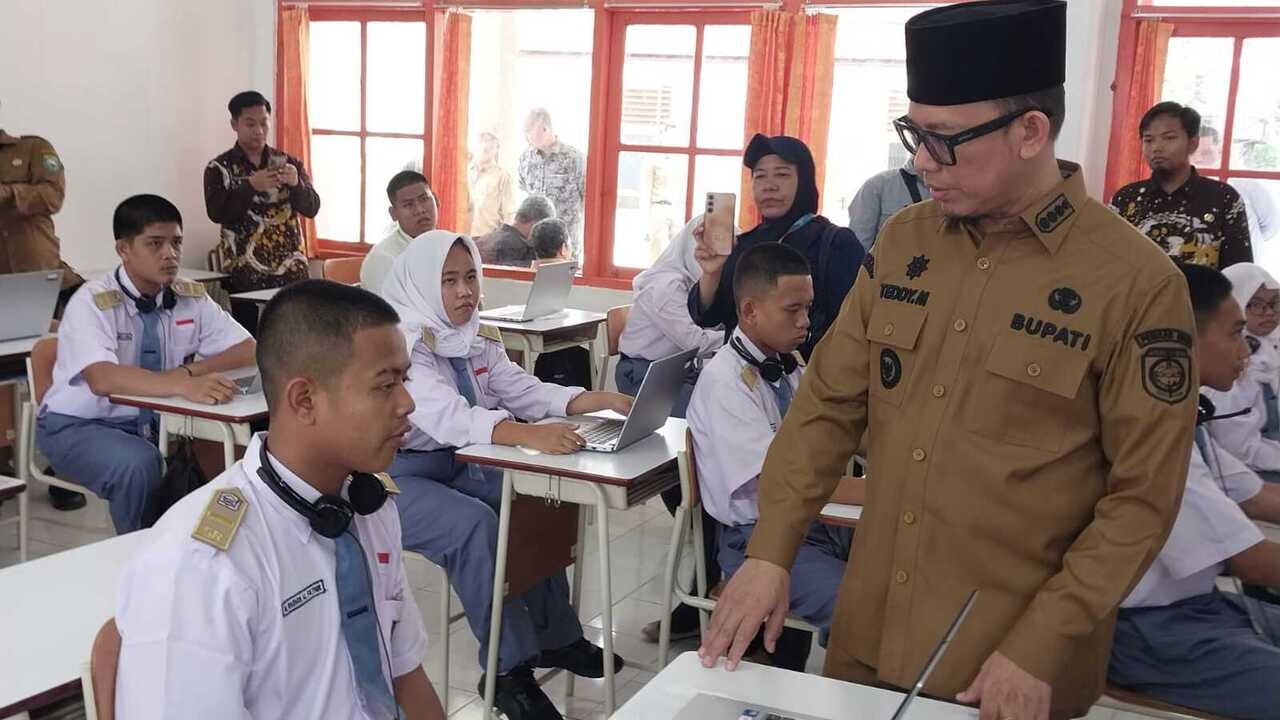Bupati OKU Dukung SRMA 45, Pastikan Pendidikan Berkualitas untuk Anak Bangsa