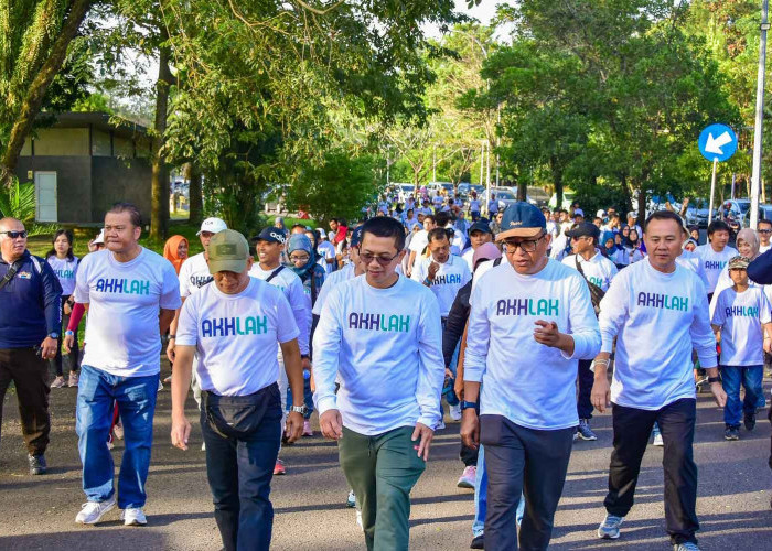 1500 Peserta Meriahkan Jalan Sehat BUMN di Palembang