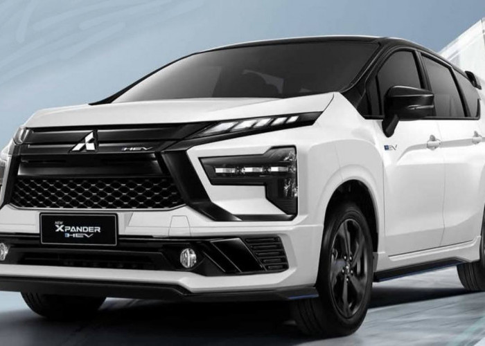 Lebih Irit dan Bertenaga! Mitsubishi Xpander Play HEV Tampil dengan Tampilan Baru. 