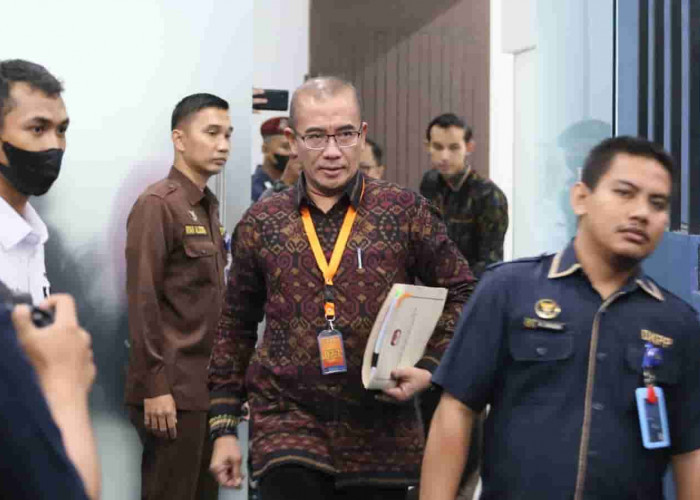 DKPP Putuskan Ketua KPU Hasyim Asy’ari Tidak Terbukti Lecehkan Wanita Emas, Ini Hasil Lengkapnya...