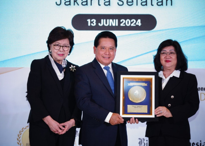 Hery Gunardi Dianugerahi CEO of The Year dan BSI Dinobatkan Sebagai Bank Syariah Terbaik