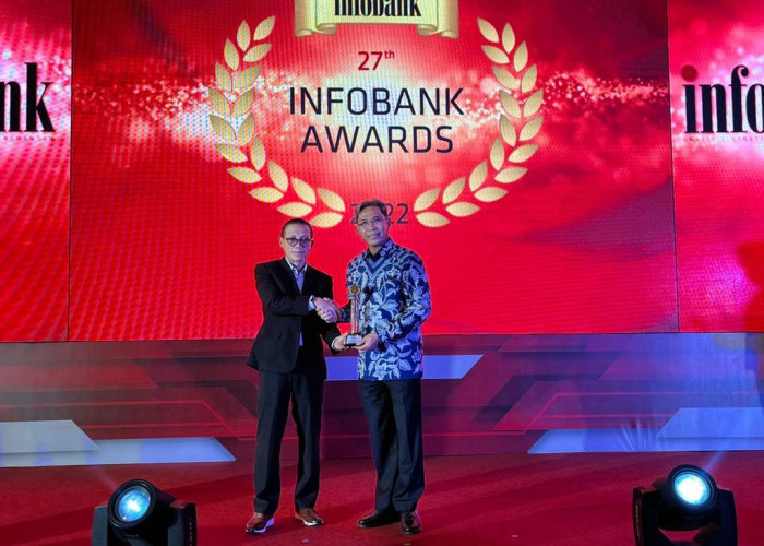 BANK Sumsel Babel Raih Golden Trophy Pada 27th Infobank Awards