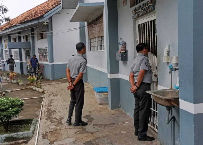 Pastikan Keamanan, Ka. KPLP Lapas Sekayu Intensifkan Kontrol Blok Hunian