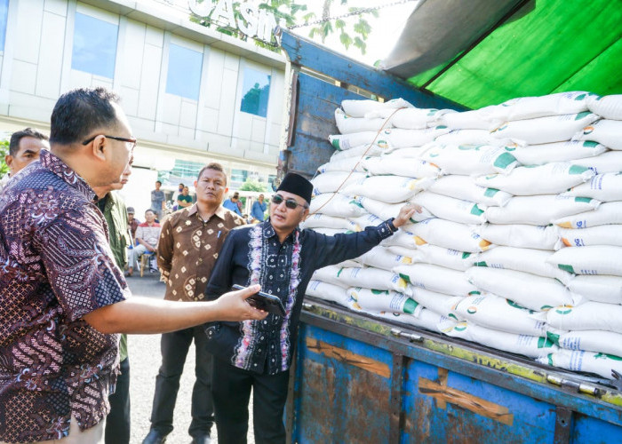 Pj Bupati H Apriyadi Tegaskan Penyaluran Beras Jangan Sampai Menyimpang 