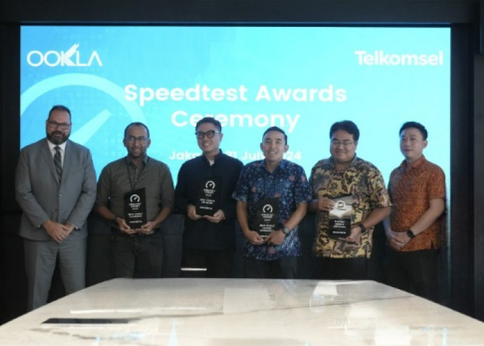 Telkomsel: Juara Jaringan Mobile Terbaik Indonesia Versi Ookla®   6 Kali Berturut-turut 