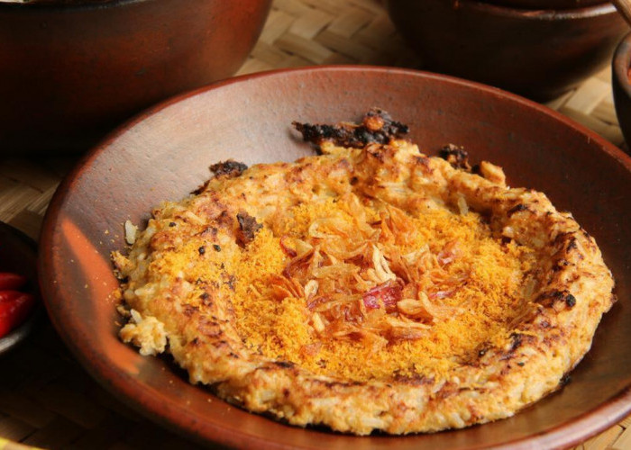 Kerak Telor : Warisan Kuliner Betawi yang Tetap Bertahan di Tengah Modernisasi