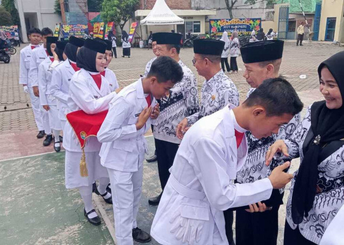 Pengurus Provinsi PGRI Menjadi Petugas Upacara pada Peringatan HUT ke-80 PGRI dan HGN 2025