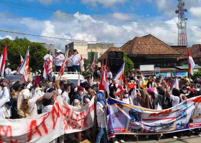 Ratusan Massa APM Kepung DPRD Prabumulih, Soroti CSR dan Rekrutmen Tenaga Kerja 2 Perusahaan BUMN