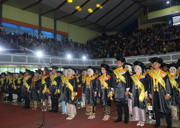 Wisuda ke-184 Unsri, 1.394 Lulusan Dikukuhkan, Mayoritas Selesaikan Studi Tepat Waktu**