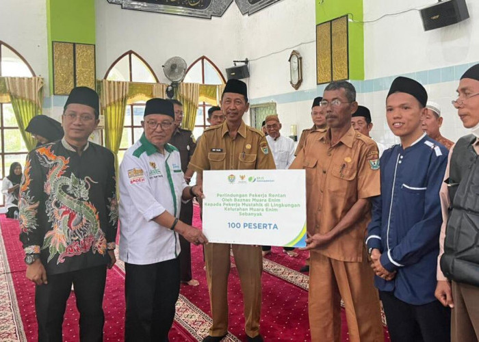 Pertama di Sumsel, Baznas Berikan Jaminan Sosial 100 Pekerja Rentan 