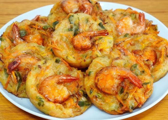 Bakwan Udang, Camilan Tradisional yang Tetap Digemari di Tengah Tren Kuliner Modern