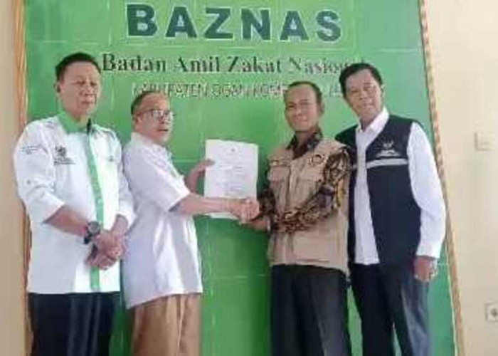 Perkuat Penghimpunan, Baznas OKU Serahkan Dua SK UPZ 