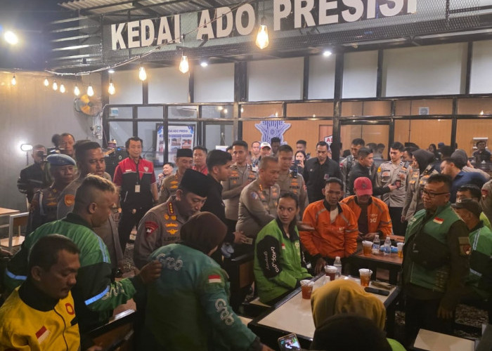Kapolri Resmikan Kedai ADO Presisi di Palembang, Ruang Berkumpul Driver Ojol dengan Harga Terjangkau