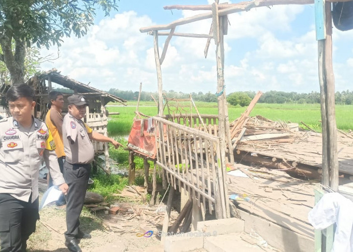 Rumah Warga di Sungai Pinang II Roboh Diterjang Cuaca Ekstrem