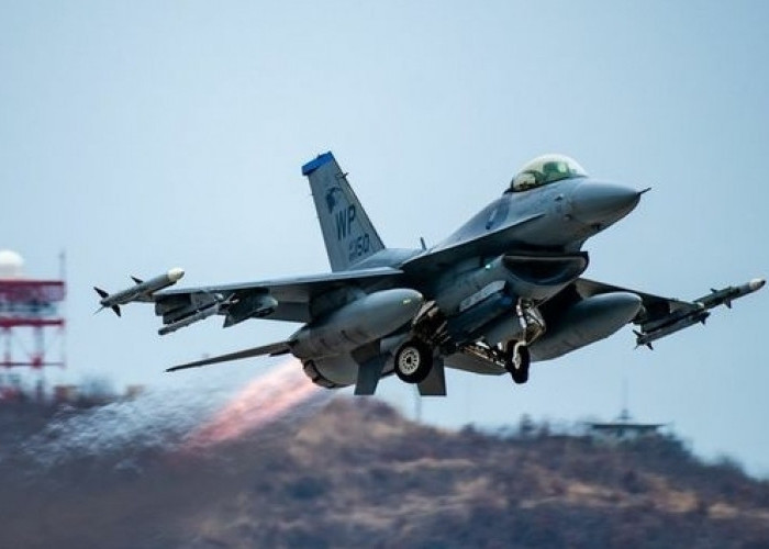 F-16 Fighting Falcon: Menembus Langit dengan Keunggulan dan Karakter Unik