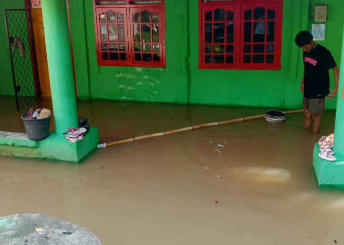 Ratusan Rumah Warga Desa Gunung Meraksa Terendam Banjir
