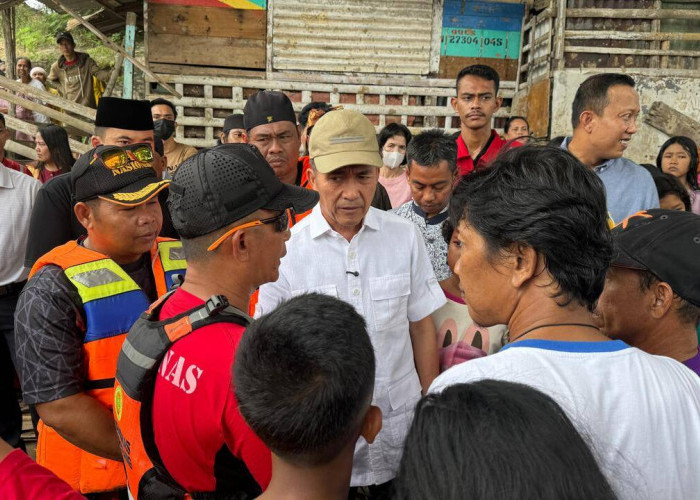 Ratu Dewa mendatangi dan Beri Dukungan untuk Keluarga Anak Tenggelam di Sungai Ogan