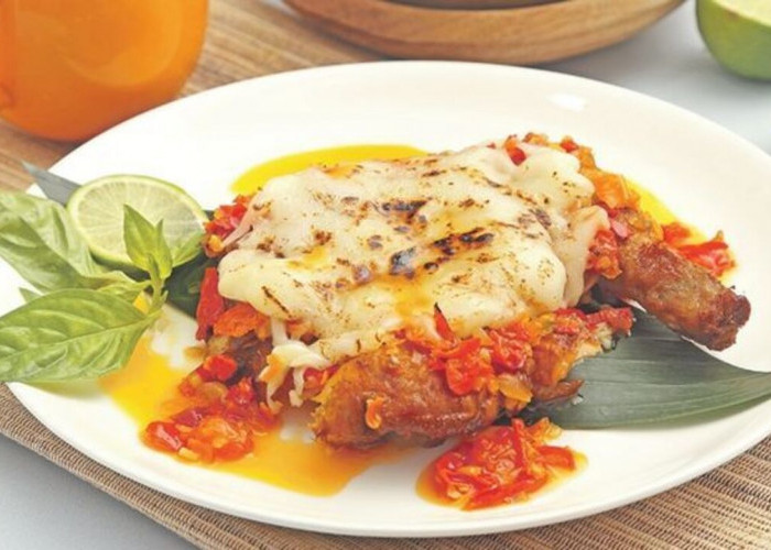 Ayam Geprek Mozzarella, Sensasi Baru Kuliner Pedas yang Menggoda Lidah