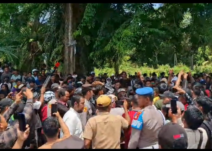 Aksi Unjuk Rasa di DPRD Lubuklinggau, Massa Tuntut Pengesahan UU Perampasan Aset dan Hapus Tunjangan DPR
