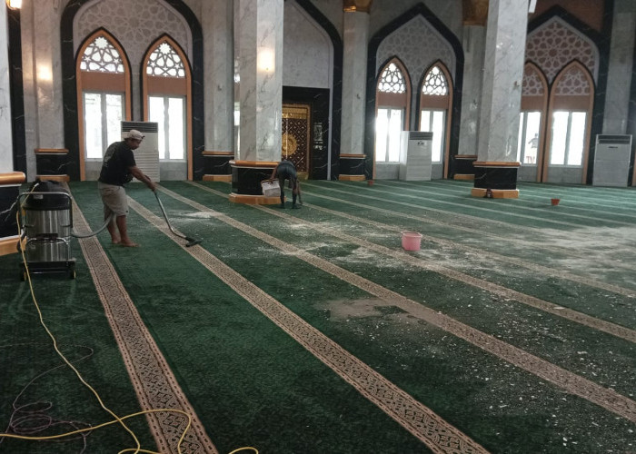 Respon Terkait Ambruknya Plafon Masjid Agung An-Nur, Yeni Ungkap Penyebabnya