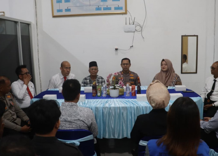 Polisi Peduli Pendidikan, Kapolres Prabumulih Sambangi UNPRA, Ajak Mahasiswa Bijak Bermedsos dan Cegah Narkoba