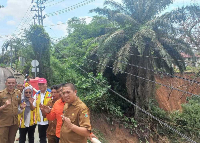 Hujan Deras: Jembatan Air Beliti Terancam Amruk, Ini Penyebabnya!