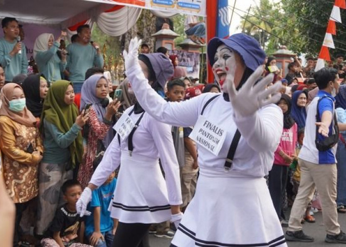Masyarakat OKI Rayakan HUT RI ke-78 Lewat Kirab Budaya dan Karnaval Pembangunan
