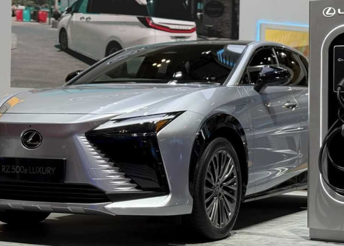 Lexus RZ 500e: Lebih Bertenaga, Lebih Pintar, dan Jadi Pelopor Steer-by-Wire di Indonesia