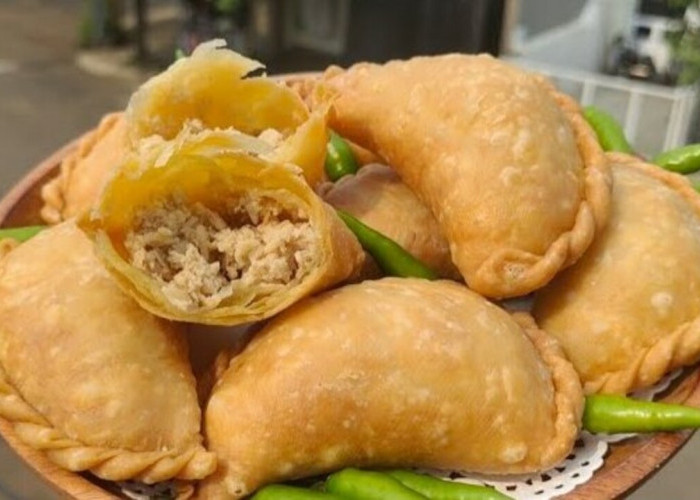 Pastel Isi Ayam Kembali Diminati, Pelaku UMKM Catat Peningkatan Penjualan
