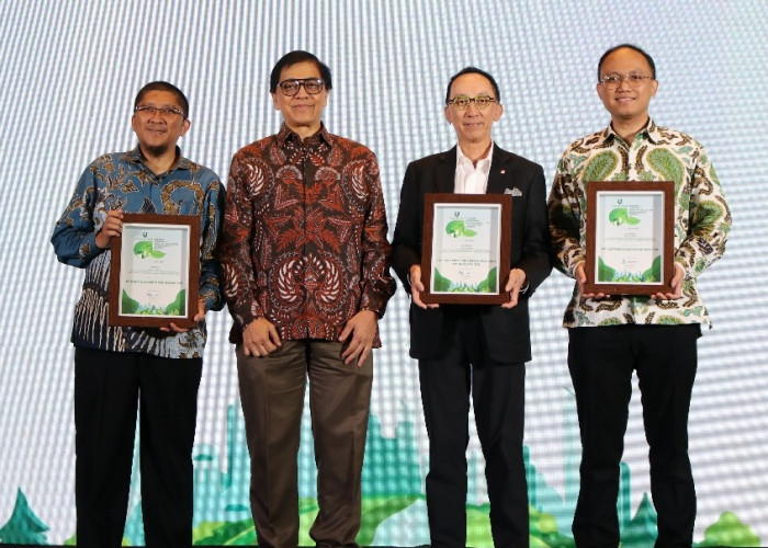 Danamon Raih Penghargaan di The Best Corporate Emission Reduction Transparency Award 2025