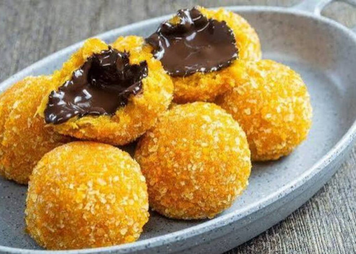 Bola-Bola Ubi Kuning Isi Coklat, Camilan Tradisional yang Kian Digemari Masyarakat