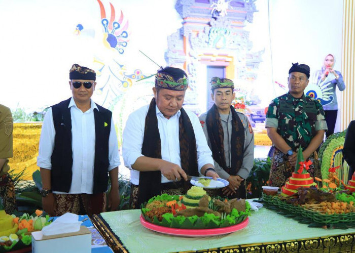 Dapat Gelar Pelinggih Agung dari Umat Hindu Bali, Herman Deru: Ini Amanah untuk Jaga Kerukunan