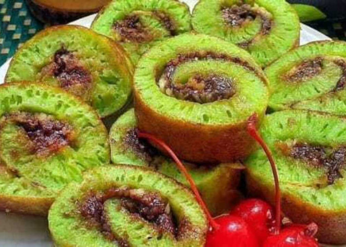 Martabak Manis Roll Pandan : Inovasi Cita Rasa Tradisional yang Semakin Populer