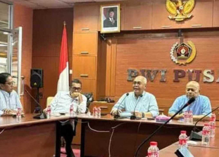 PWI Pusat Minta Hotman Paris Minta Maaf ke Wartawan, Tegaskan Martabat Pers Harus Dihormati